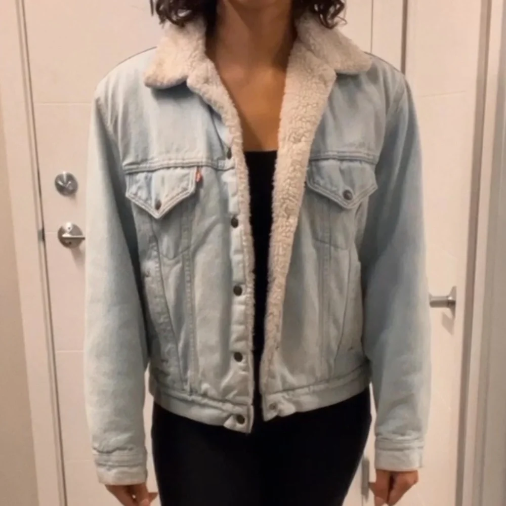 Levi’s fleece lined Jean jacket - Picture 9 of 13